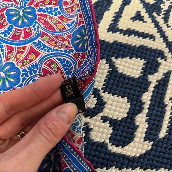 Allen Edmonds Silk Pocket Square - Picture 8 of 10